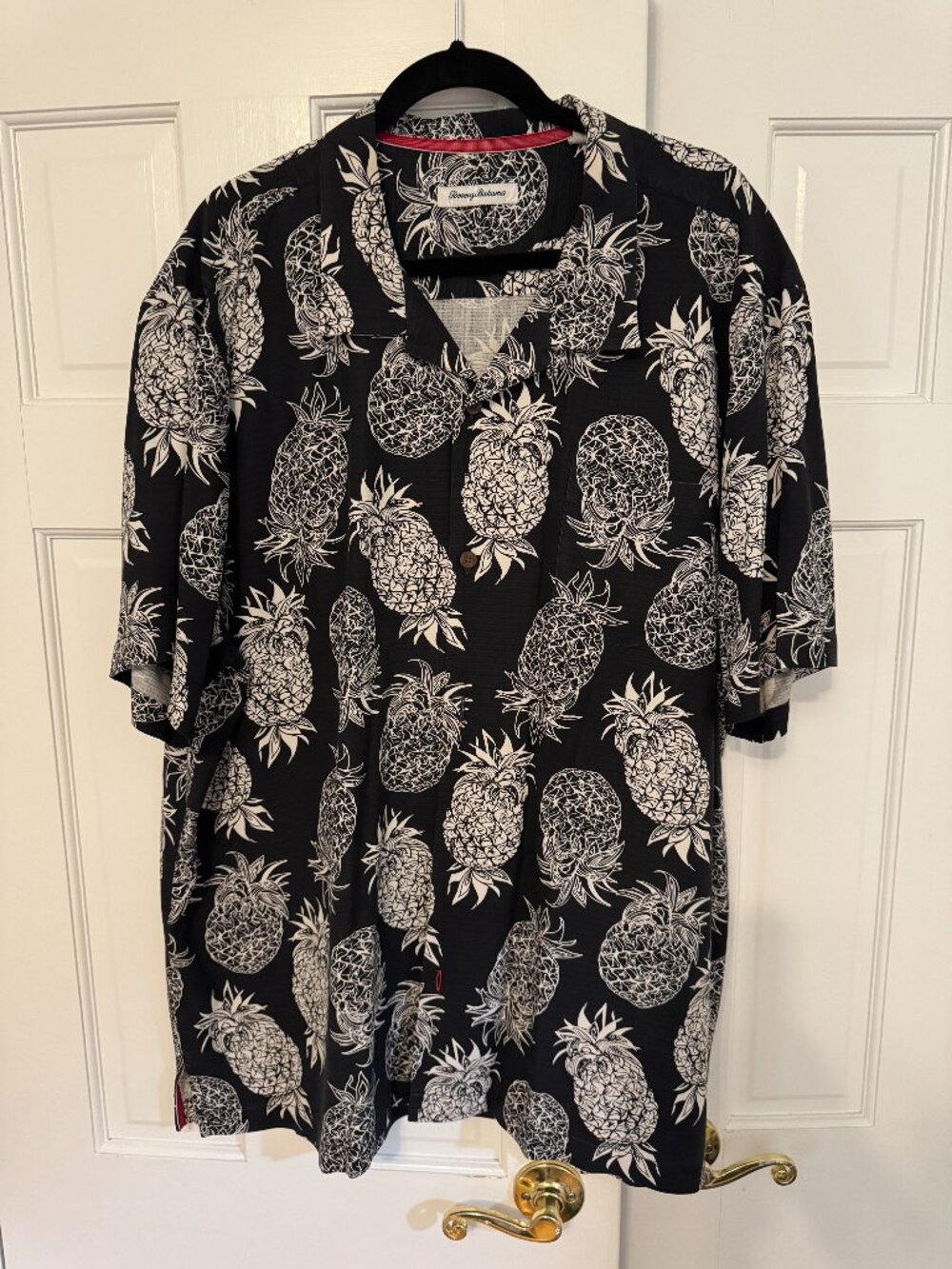 Tommy Bahama pineapple print Silk Camp shirt.  Black and white XXXL.